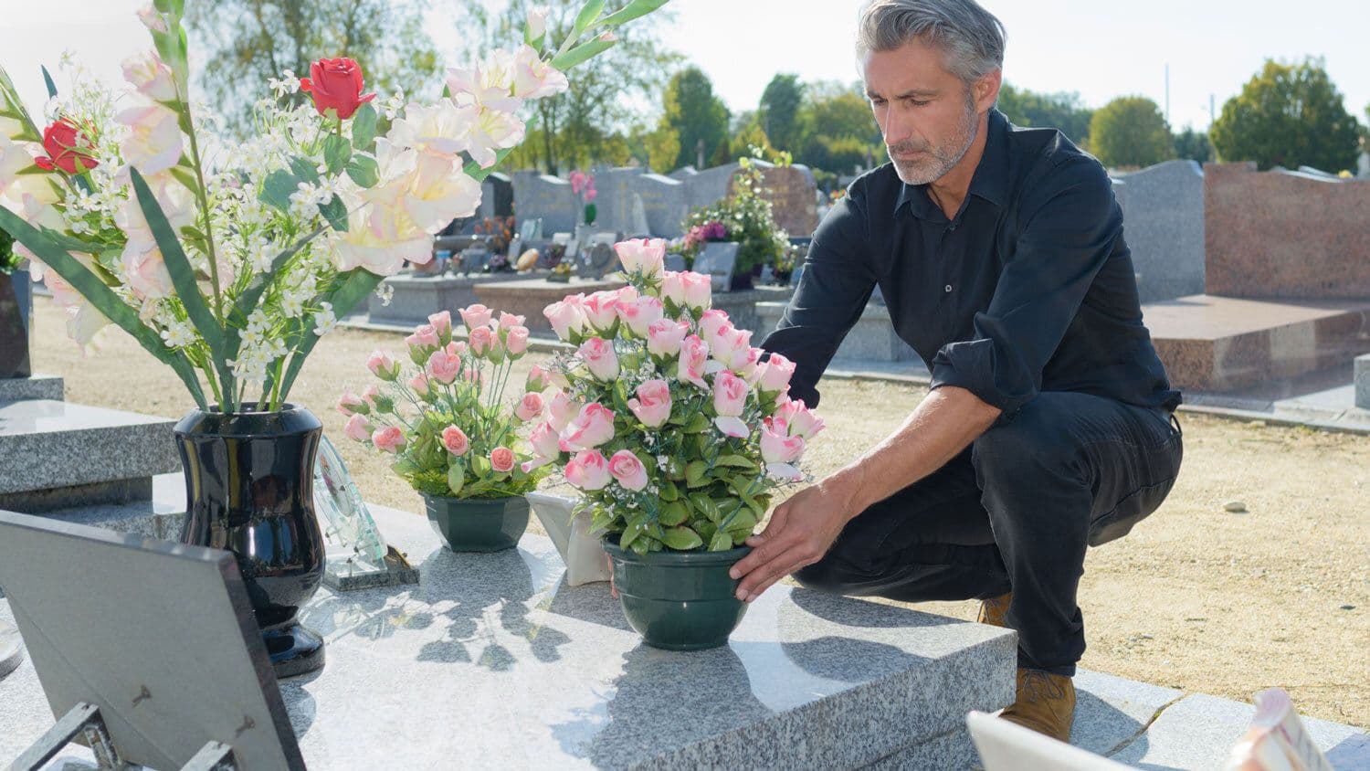 Memorial & Anniversary Floral Delivery 