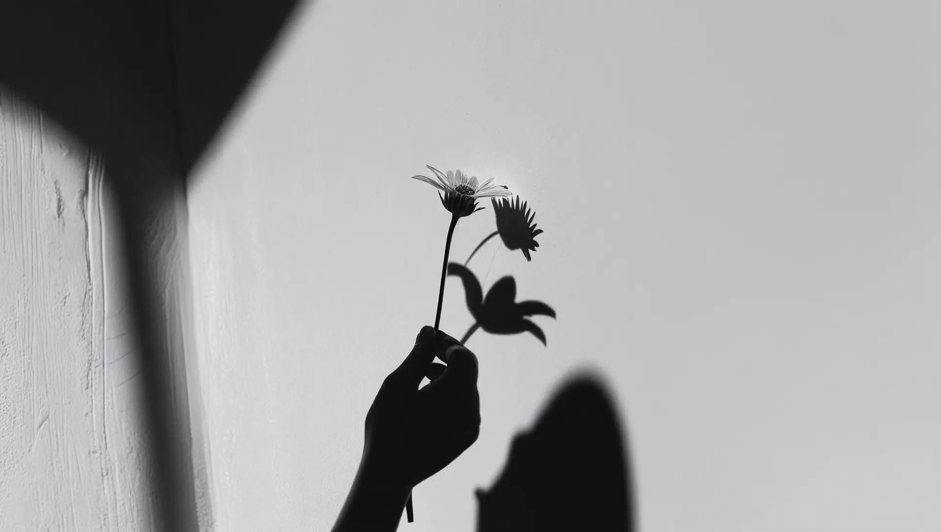 A Guide to Memorial Flower Delivery for Fukui Mortuary Services