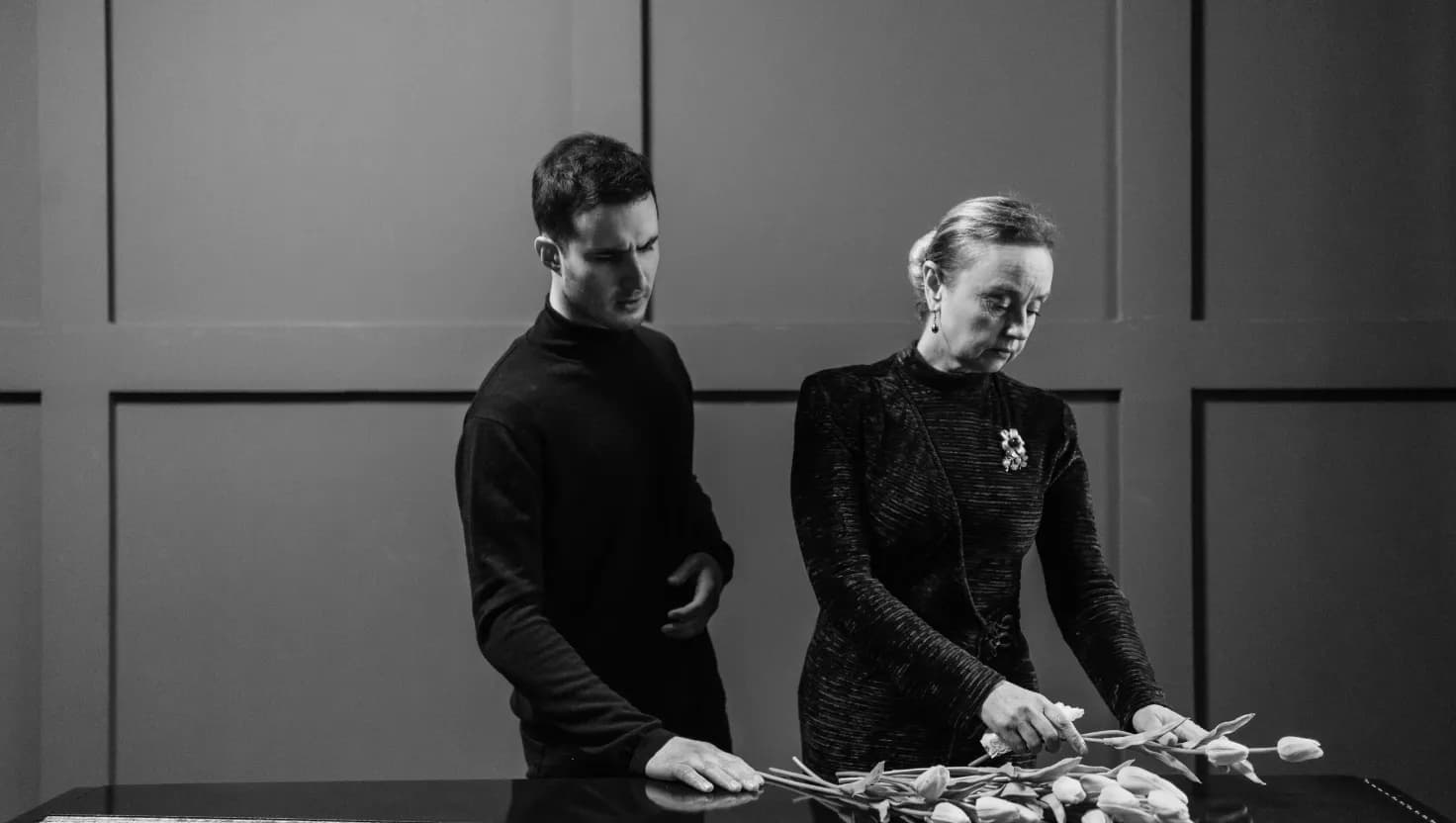 Budgeting for a Graveside Funeral Service