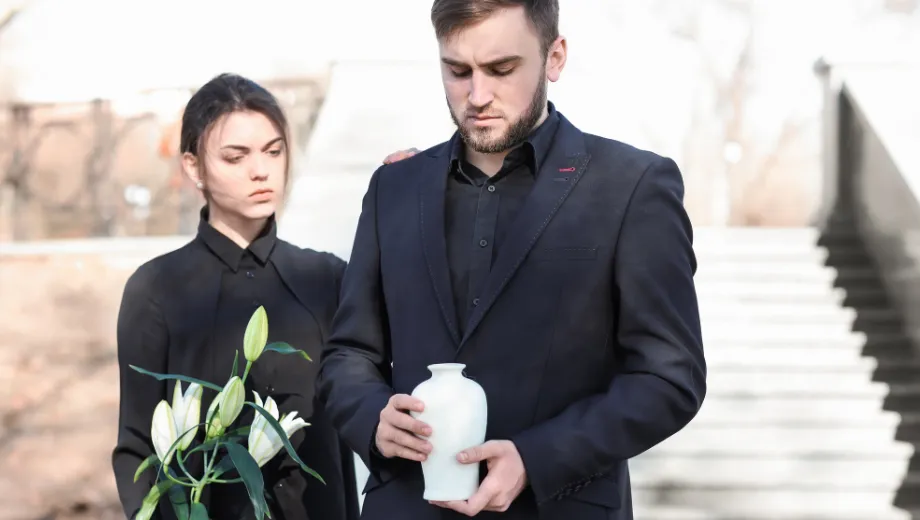 Choosing an Urn: A Final Gesture of Love and Meaning